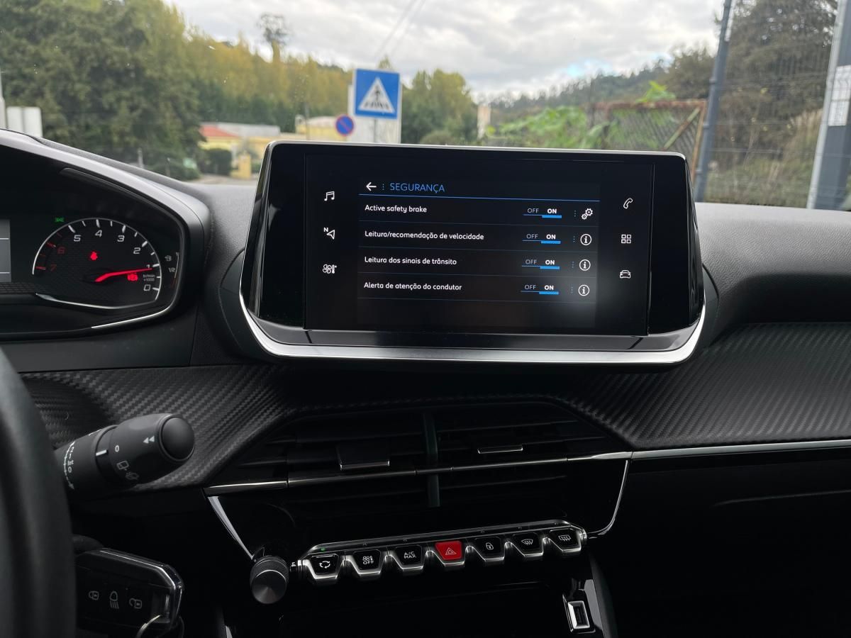 peugeot-208-2023-gasolina-1199cc