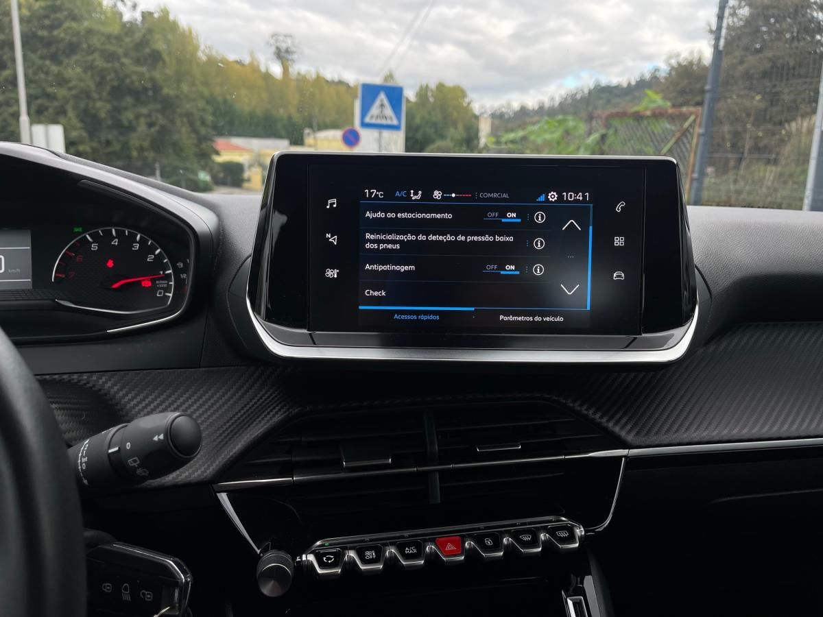 peugeot-208-2023-gasolina-1199cc
