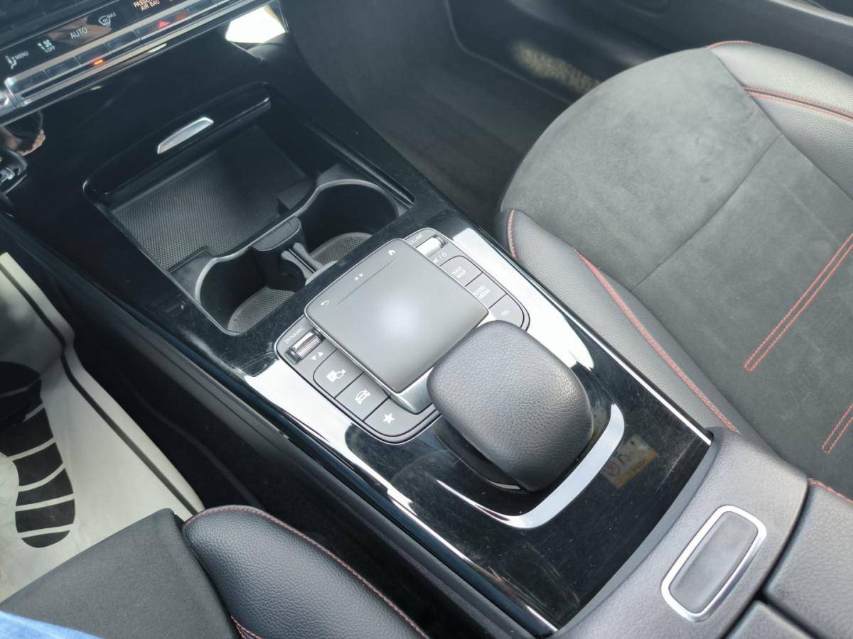 mercedes-benz-cla-2022-hibrido-1332cc