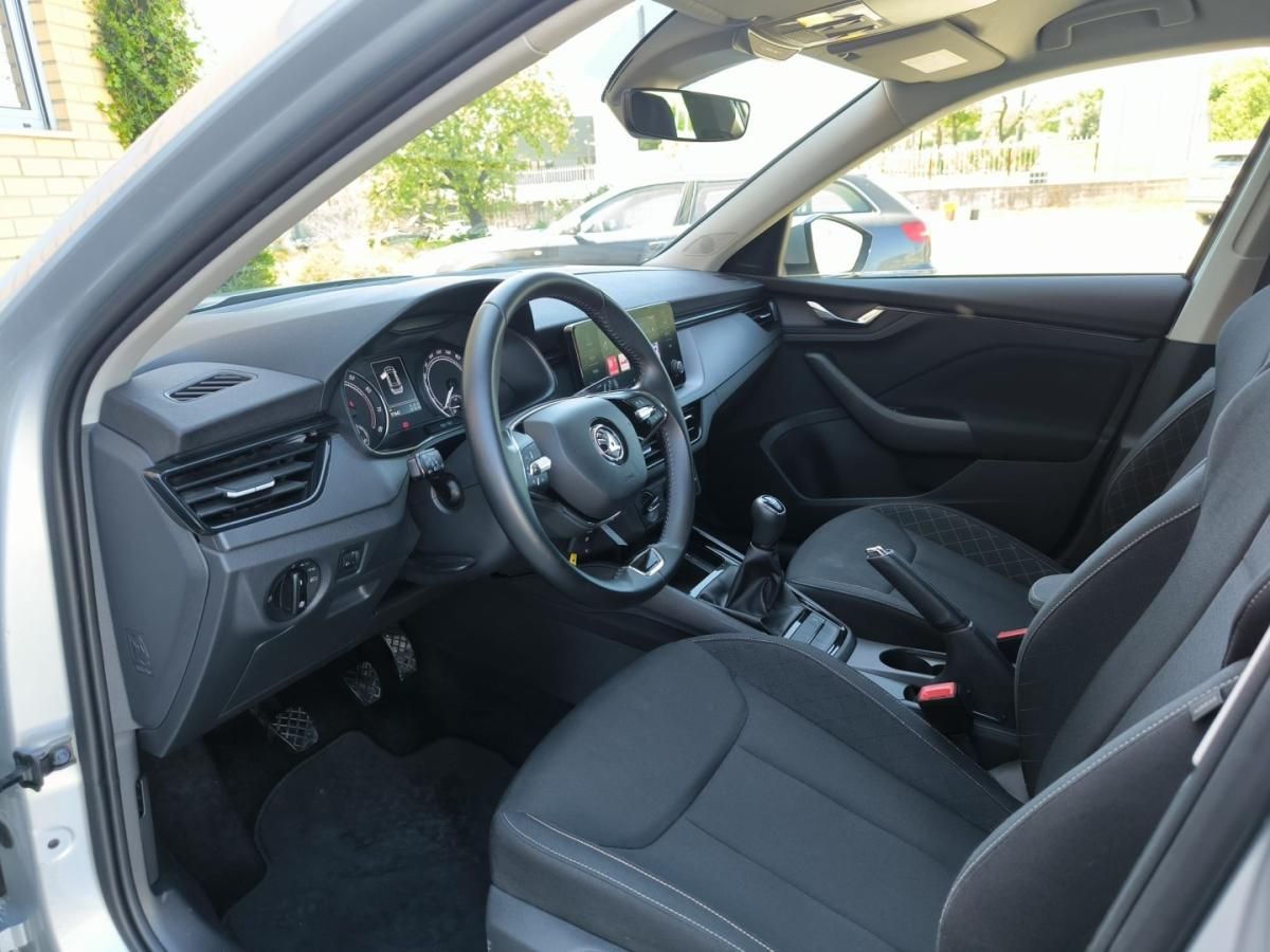 skoda-kamiq-2023-gasolina-999cc