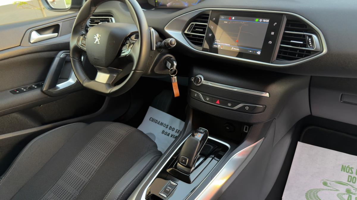 peugeot-308-sw-2021-gasolina-1199cc