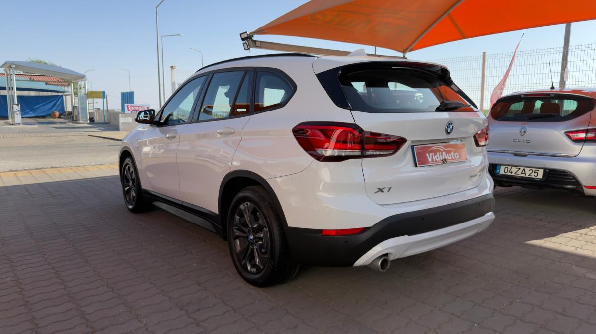 bmw-x1-2022-hibrido-a-gasolina-1499cc