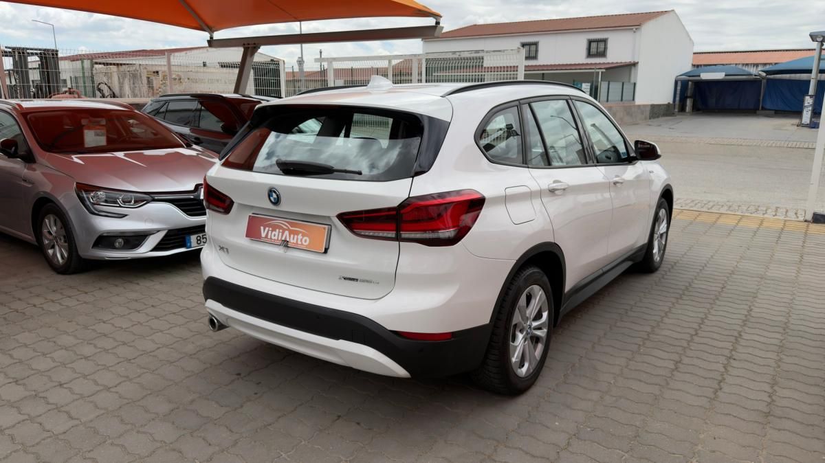 bmw-x1-2022-hibrido-a-gasolina-1499cc