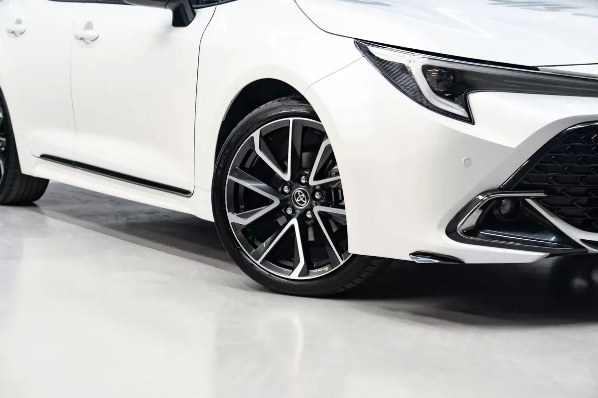 toyota-corolla-2024-hibrido-a-gasolina-1798cc