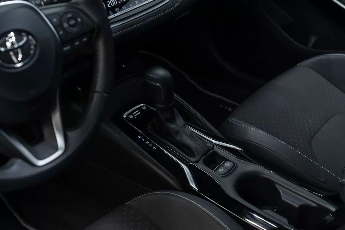 toyota-corolla-2024-hibrido-a-gasolina-1798cc