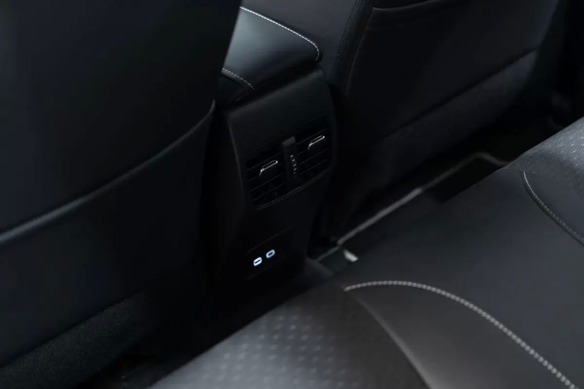 toyota-corolla-2024-hibrido-a-gasolina-1798cc
