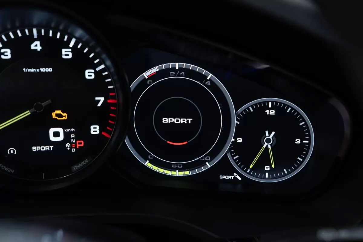 porsche-cayenne-2023-hibrido-2995cc