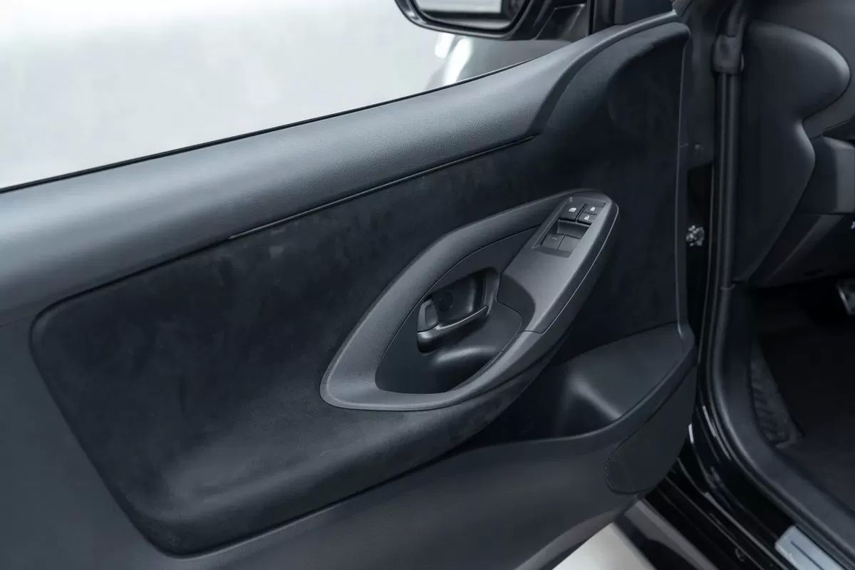 toyota-yaris-2024-gasolina-1618cc
