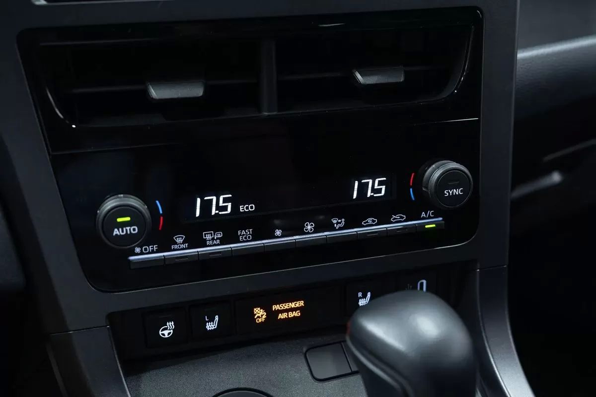 toyota-yaris-2024-gasolina-1618cc