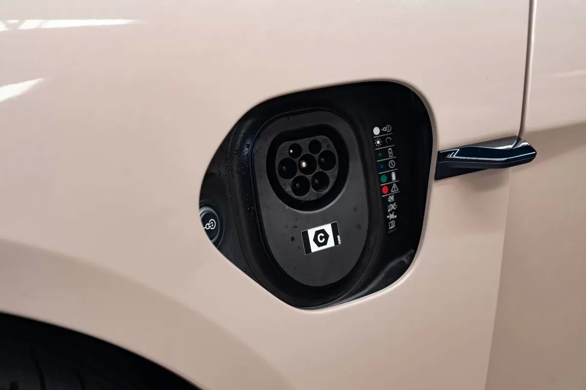 porsche-taycan-2023-eletrico-0cc
