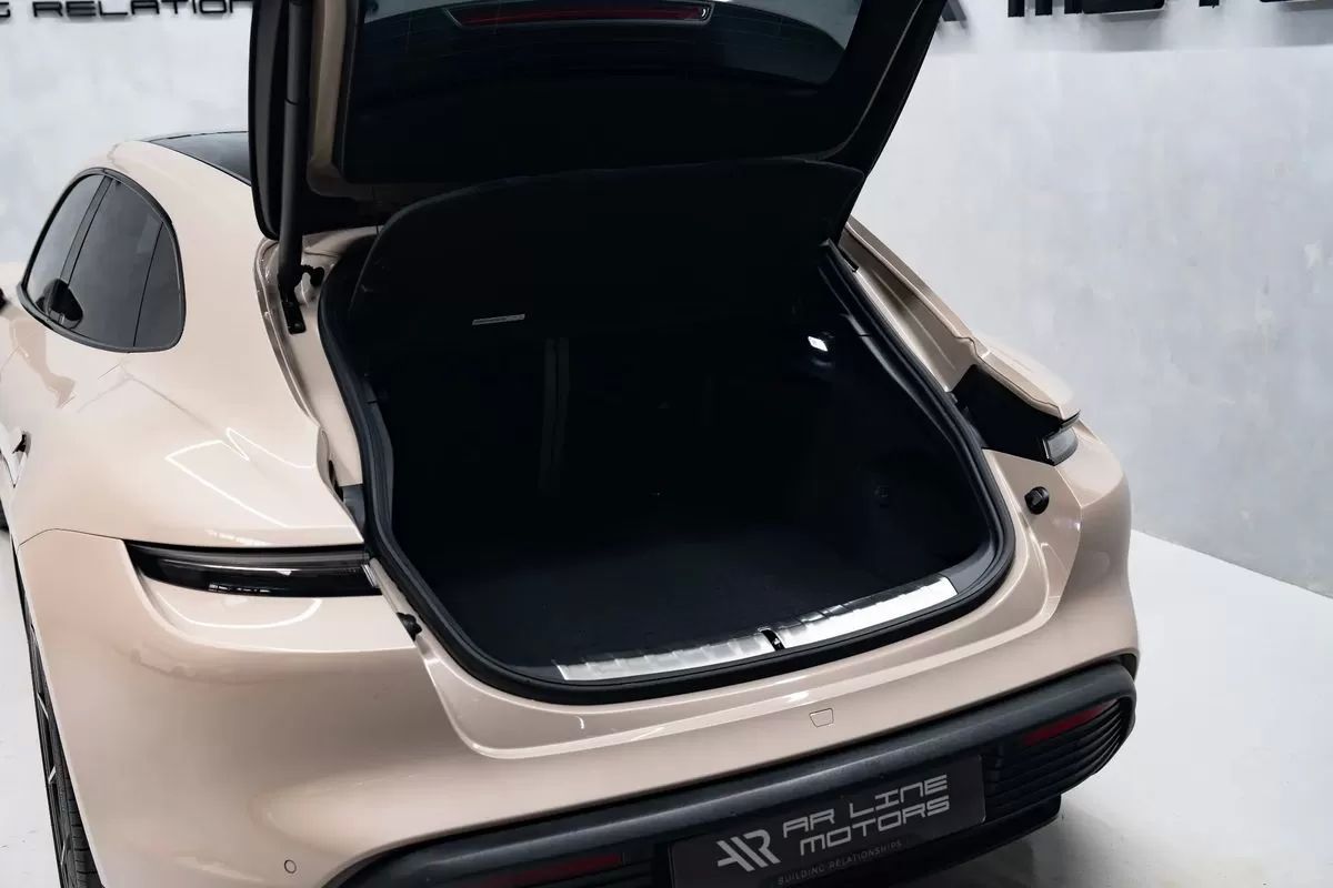porsche-taycan-2023-eletrico-0cc