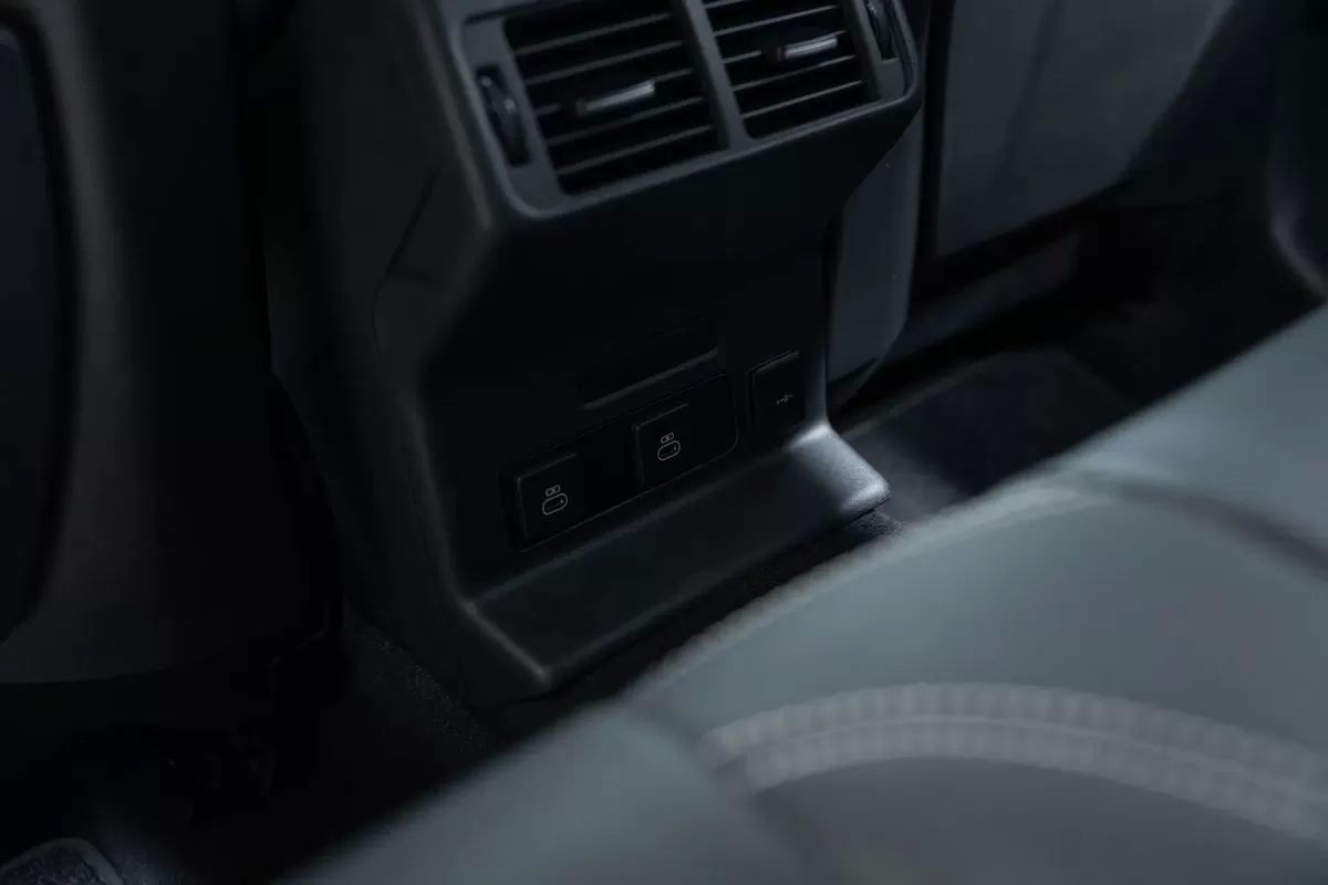 land-rover-range-rover-velar-2022-hibrido-1997cc