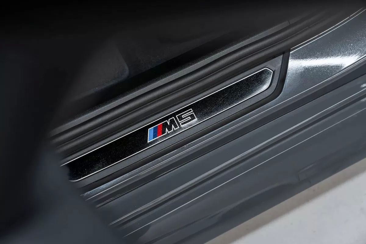 bmw-serie-5-2024-hibrido-4395cc