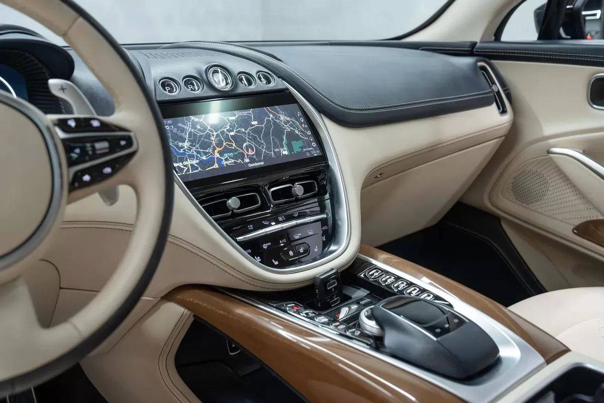 aston-martin-dbx-2020-gasolina-3982cc