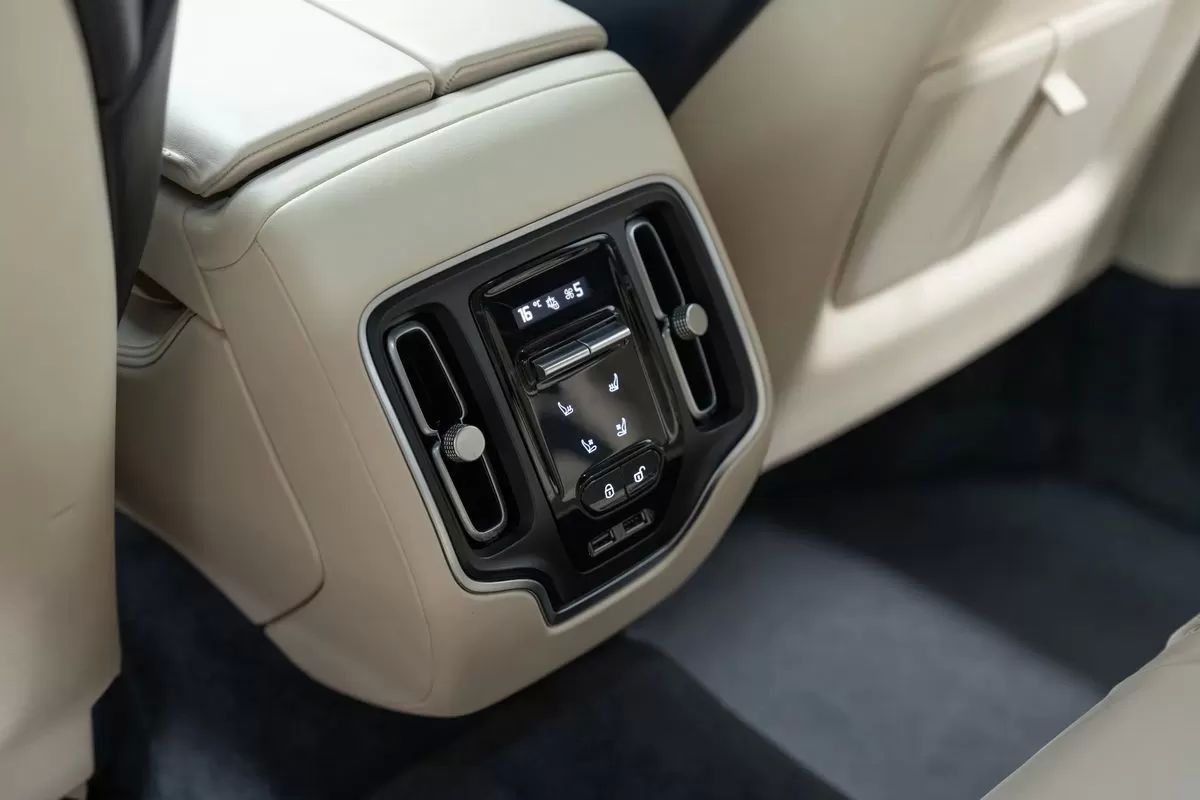 aston-martin-dbx-2020-gasolina-3982cc