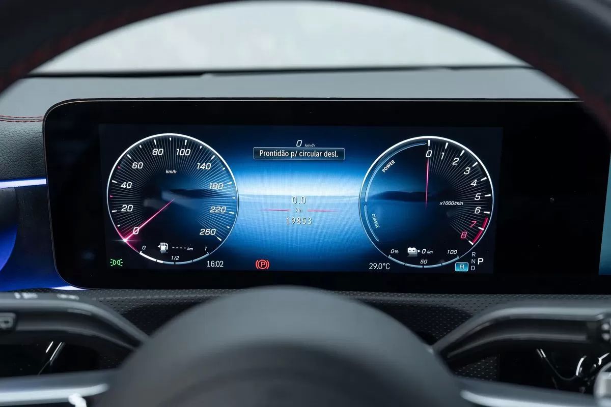 mercedes-benz-cla-2025-hibrido-1332cc