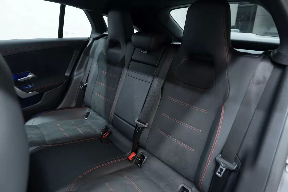 mercedes-benz-cla-2025-hibrido-1332cc