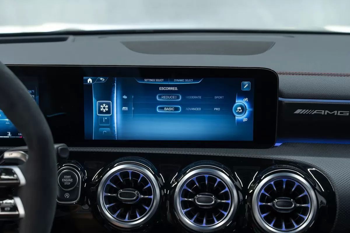 mercedes-benz-cla-2024-gasolina-1991cc