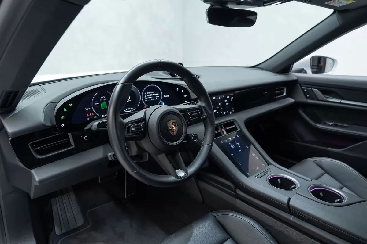 porsche-taycan-2025-eletrico-0cc