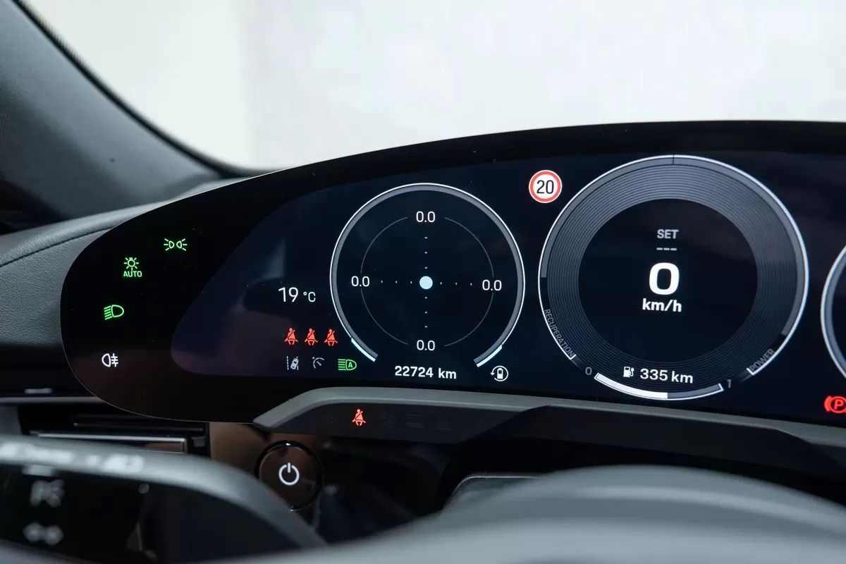 porsche-taycan-2025-eletrico-0cc