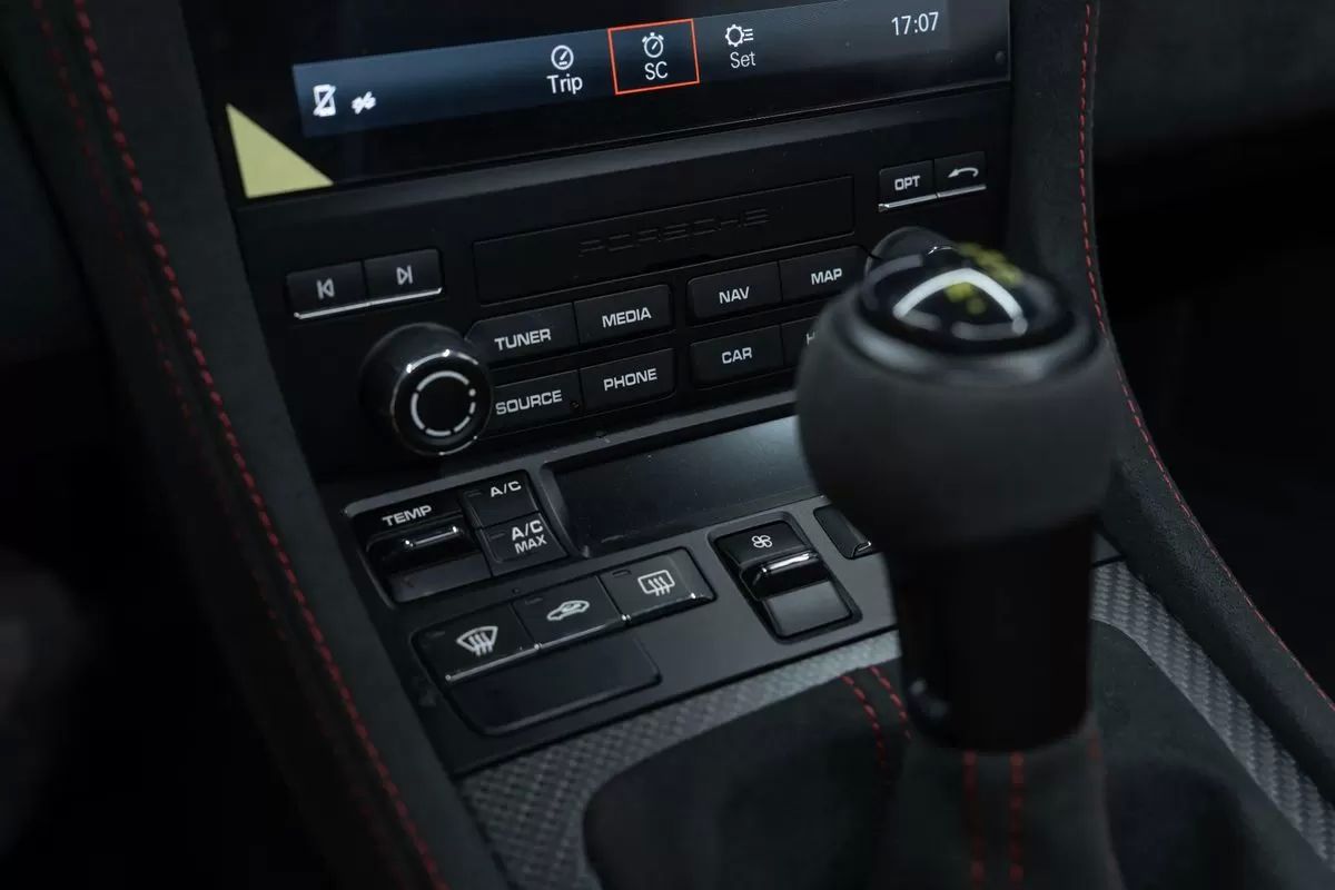 porsche-718-2025-gasolina-3996cc