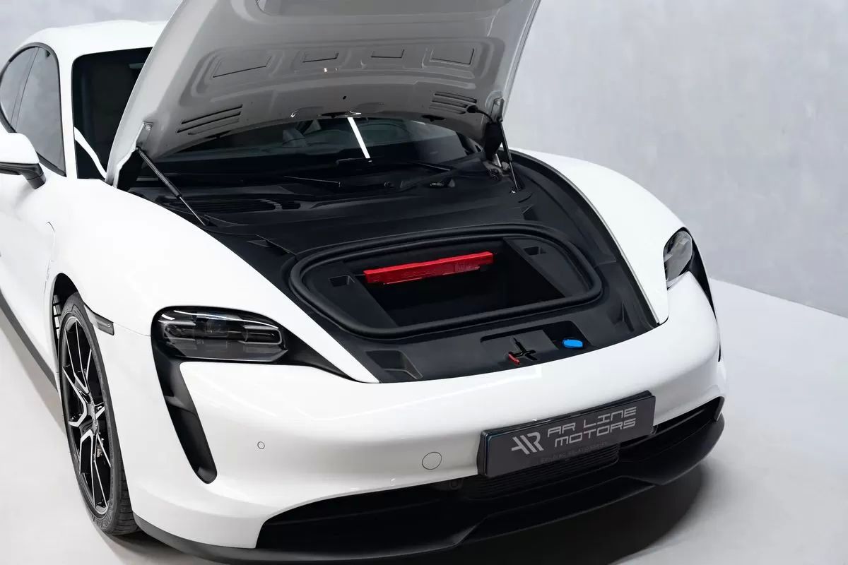porsche-taycan-2023-eletrico-0cc