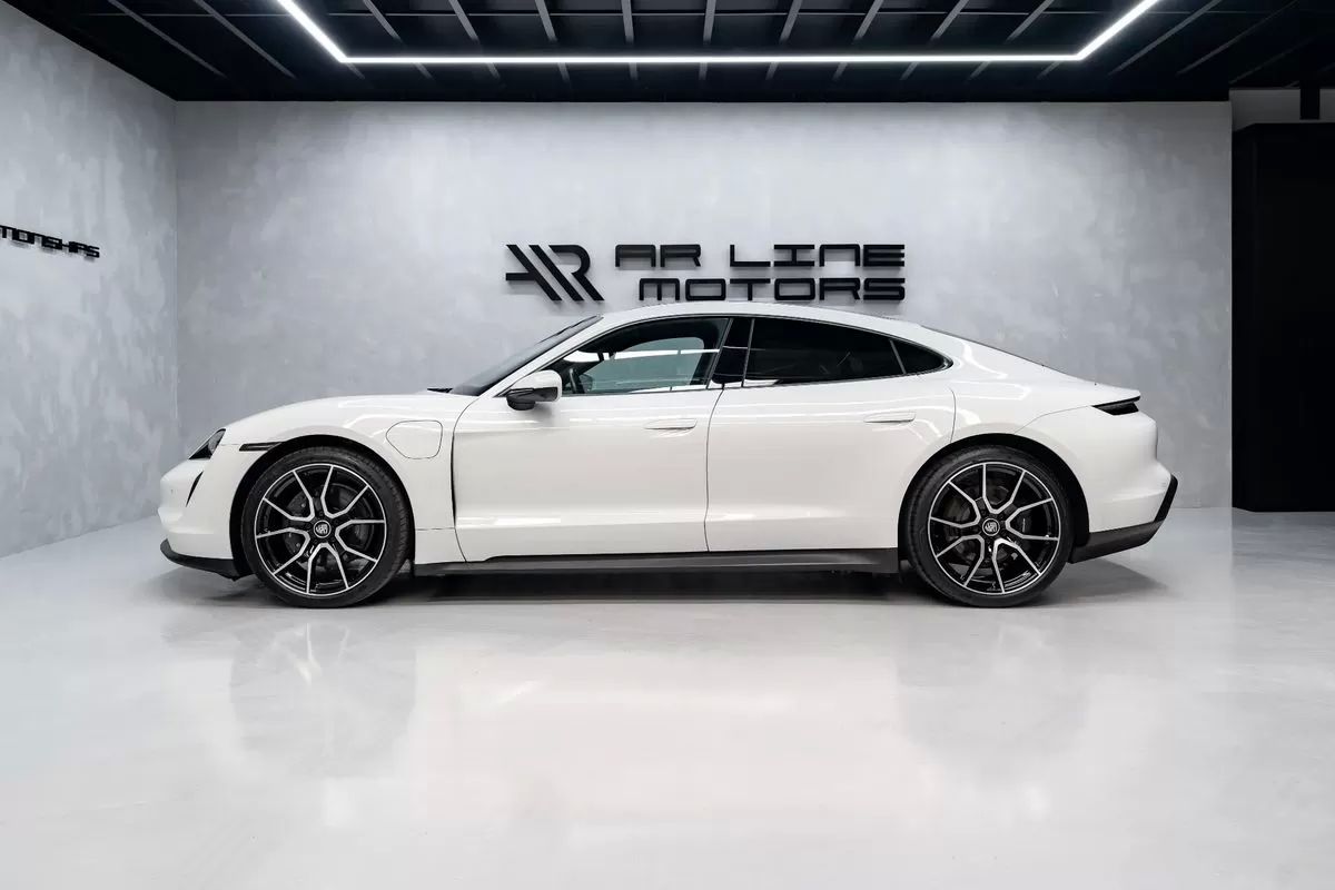 porsche-taycan-2023-eletrico-0cc