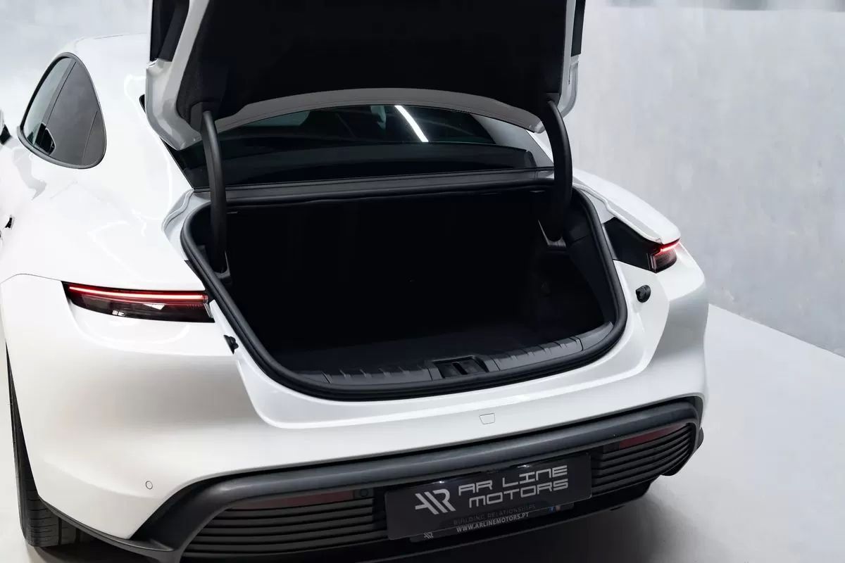 porsche-taycan-2023-eletrico-0cc