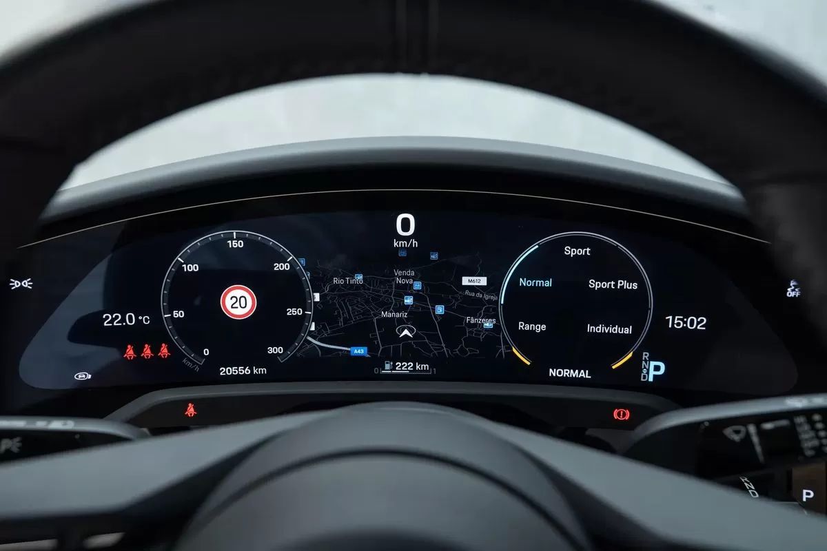 porsche-taycan-2023-eletrico-0cc