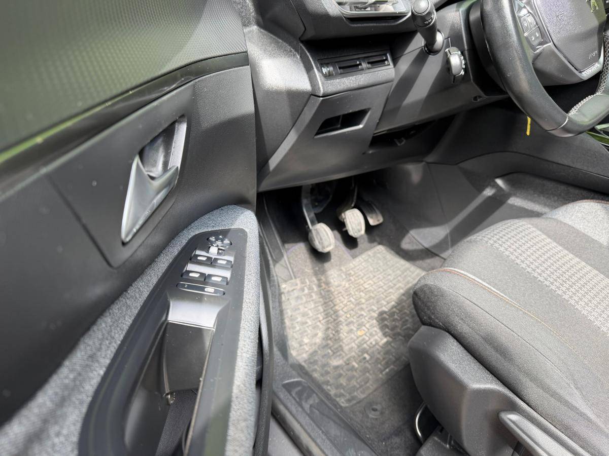 peugeot-5008-2017-diesel-1560cc