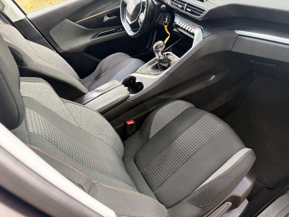 peugeot-5008-2017-diesel-1560cc