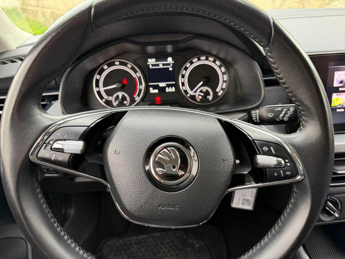 skoda-scala-2023-gasolina-999cc