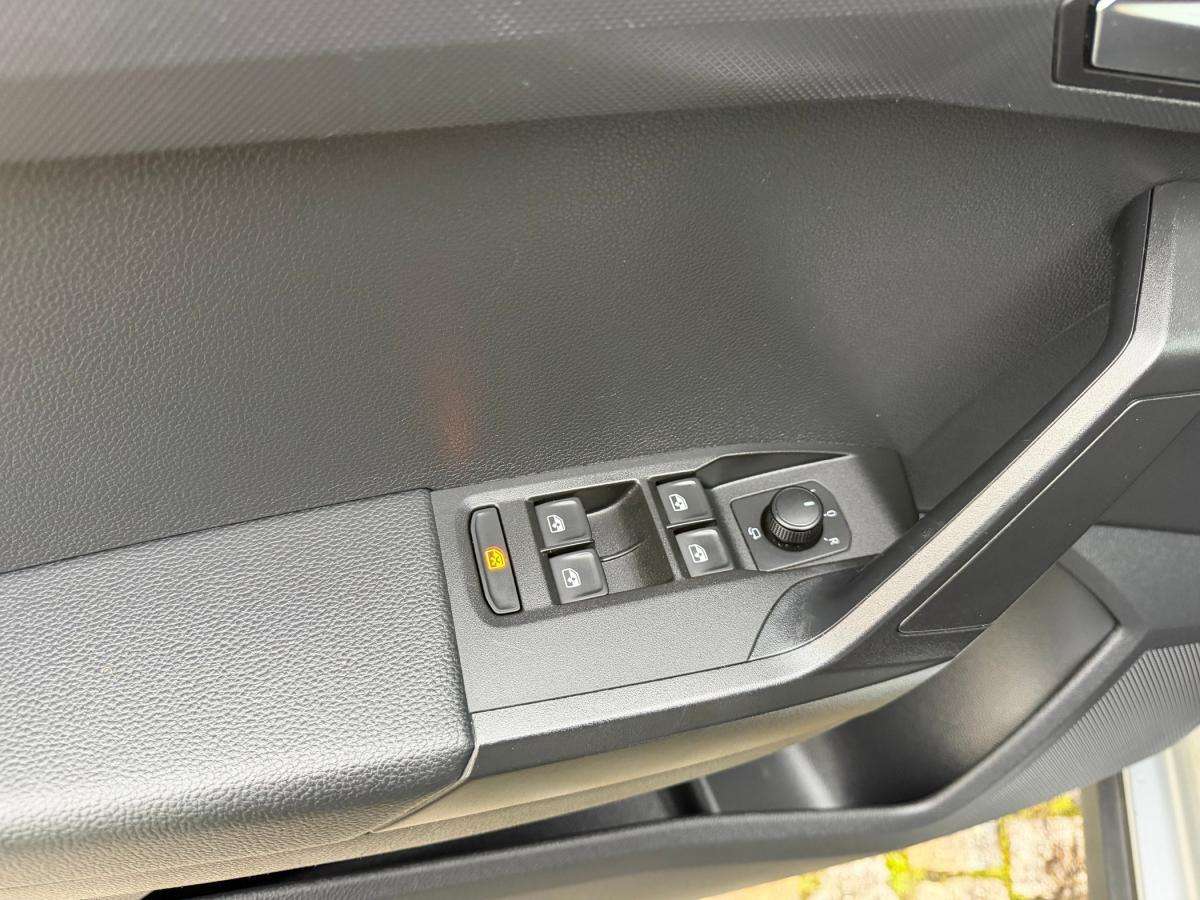 seat-arona-2023-gasolina-999cc