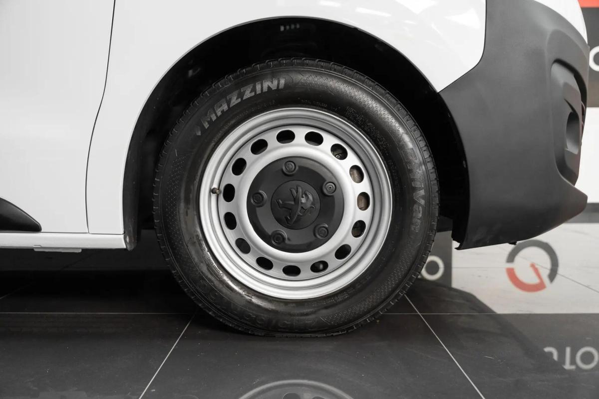 peugeot-expert-2024-diesel-1499cc