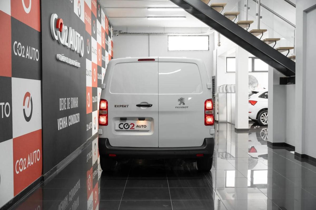peugeot-expert-2024-diesel-1499cc