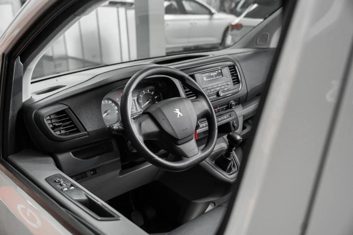 peugeot-expert-2024-diesel-1499cc