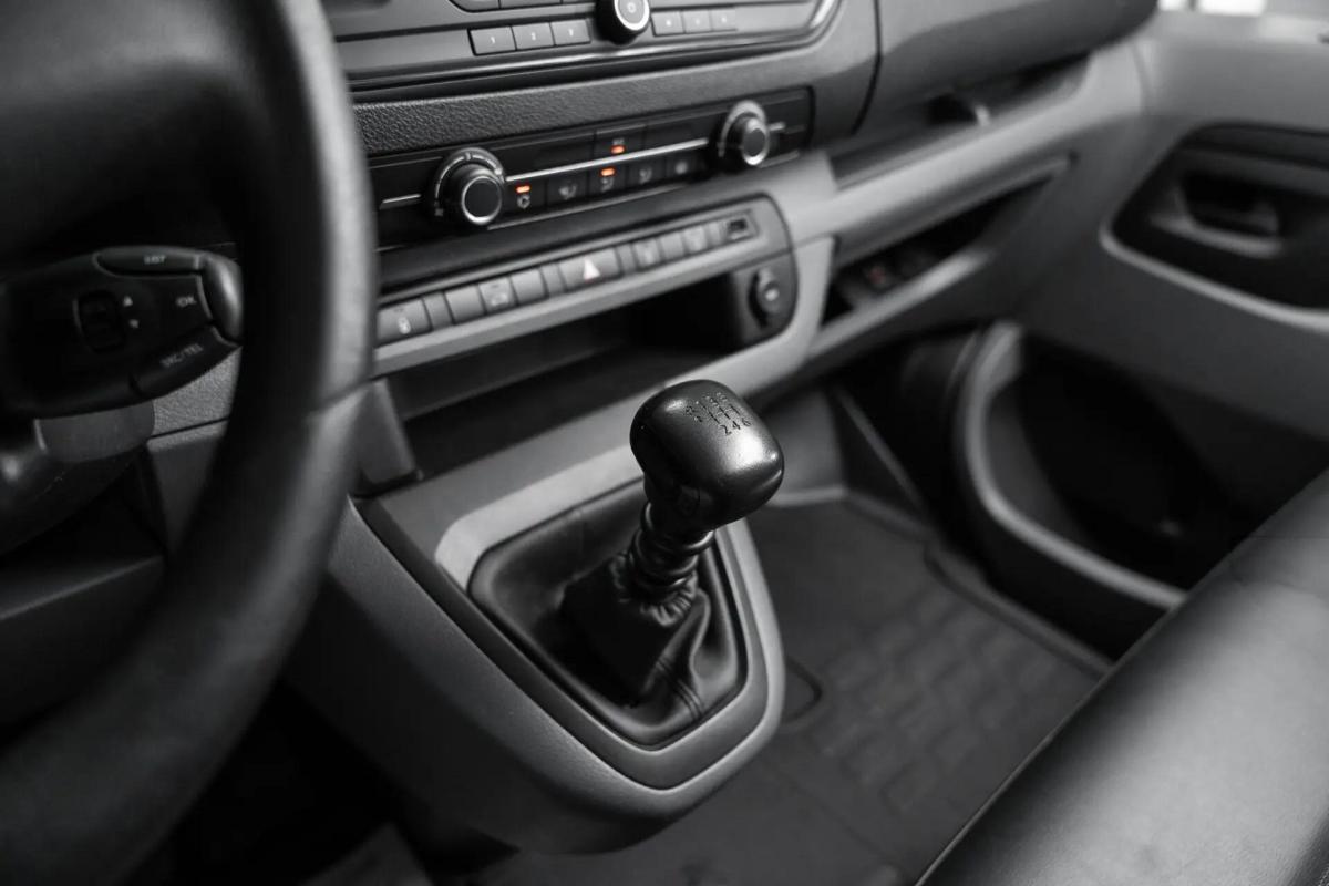 peugeot-expert-2024-diesel-1499cc
