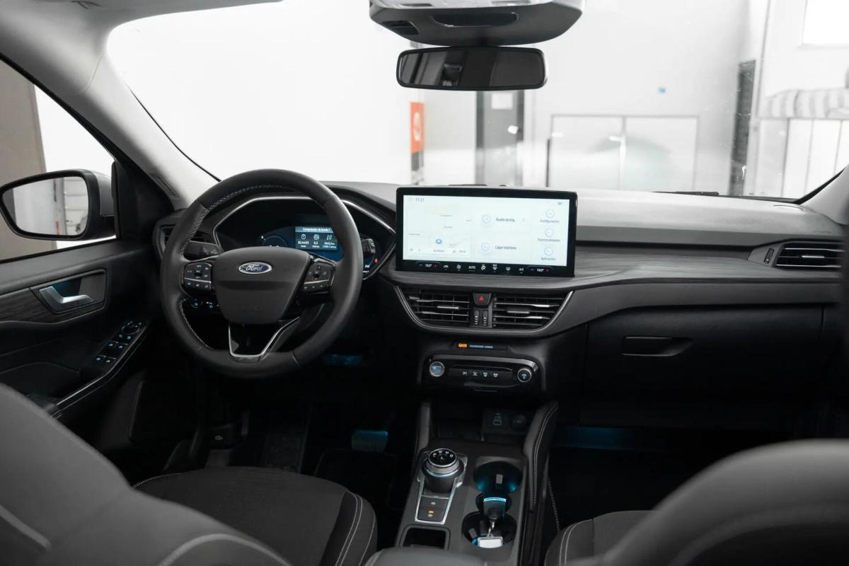 ford-kuga-2025-hibrido-a-gasolina-2488cc