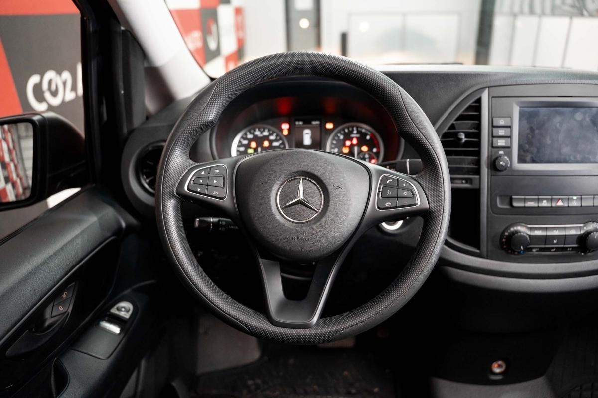 mercedes-benz-vito-2023-diesel-1950cc