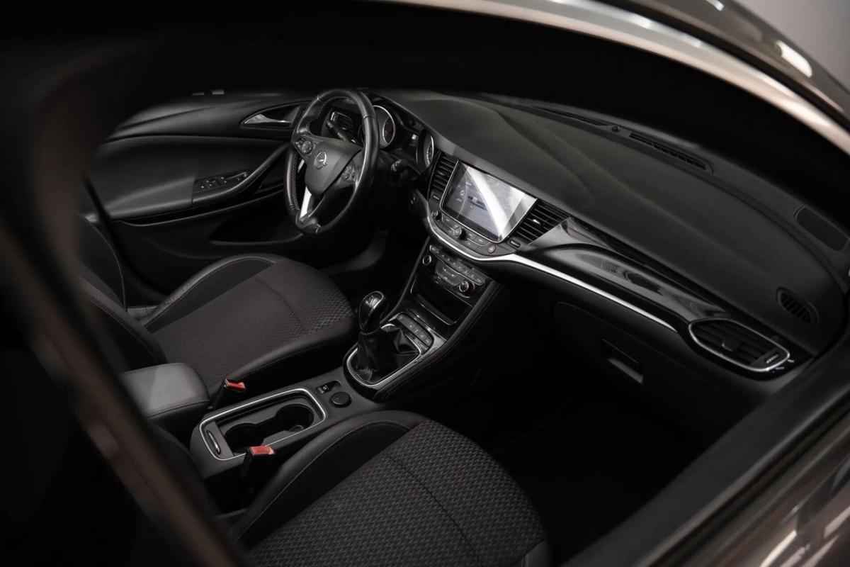 opel-astra-sport-tourer-2017-diesel-1598cc