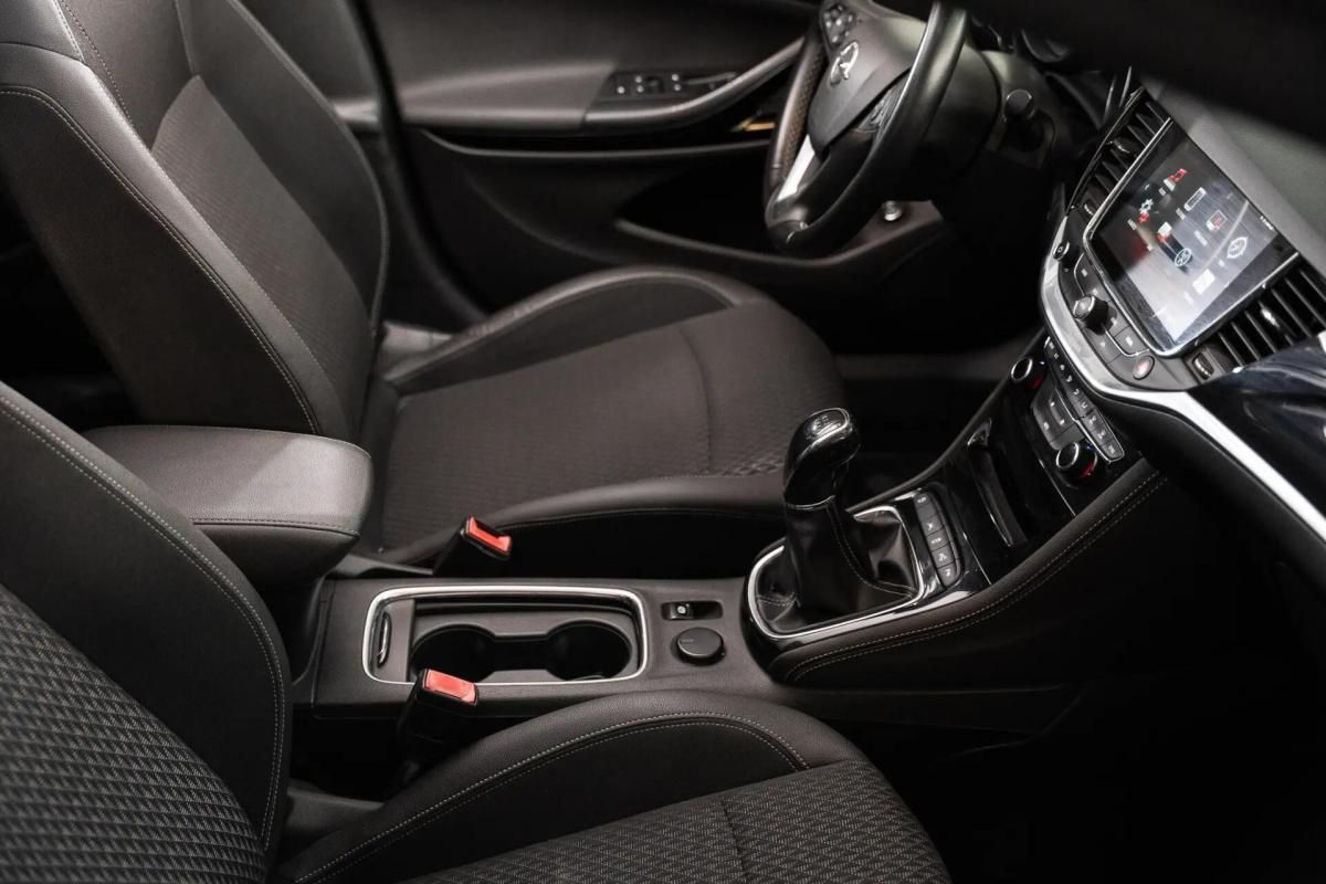 opel-astra-sport-tourer-2017-diesel-1598cc