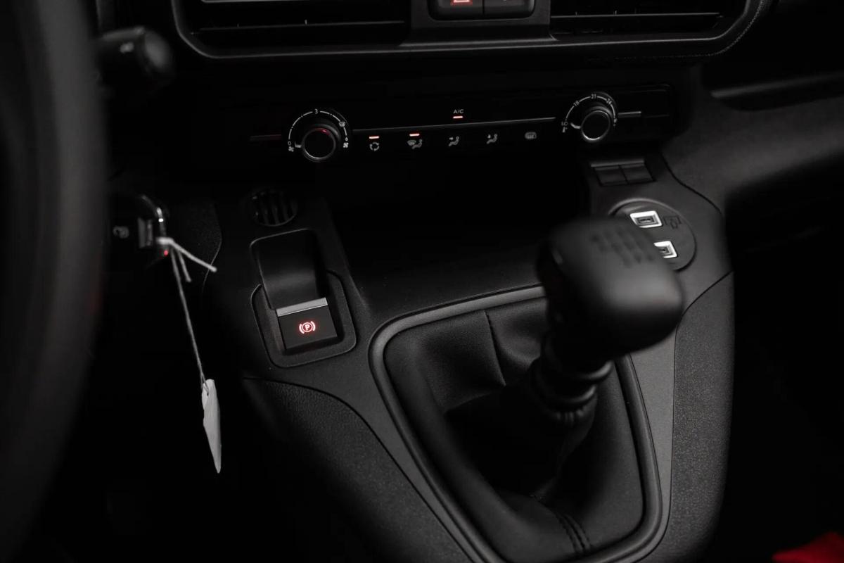 citroen-berlingo-2026-diesel-1499cc