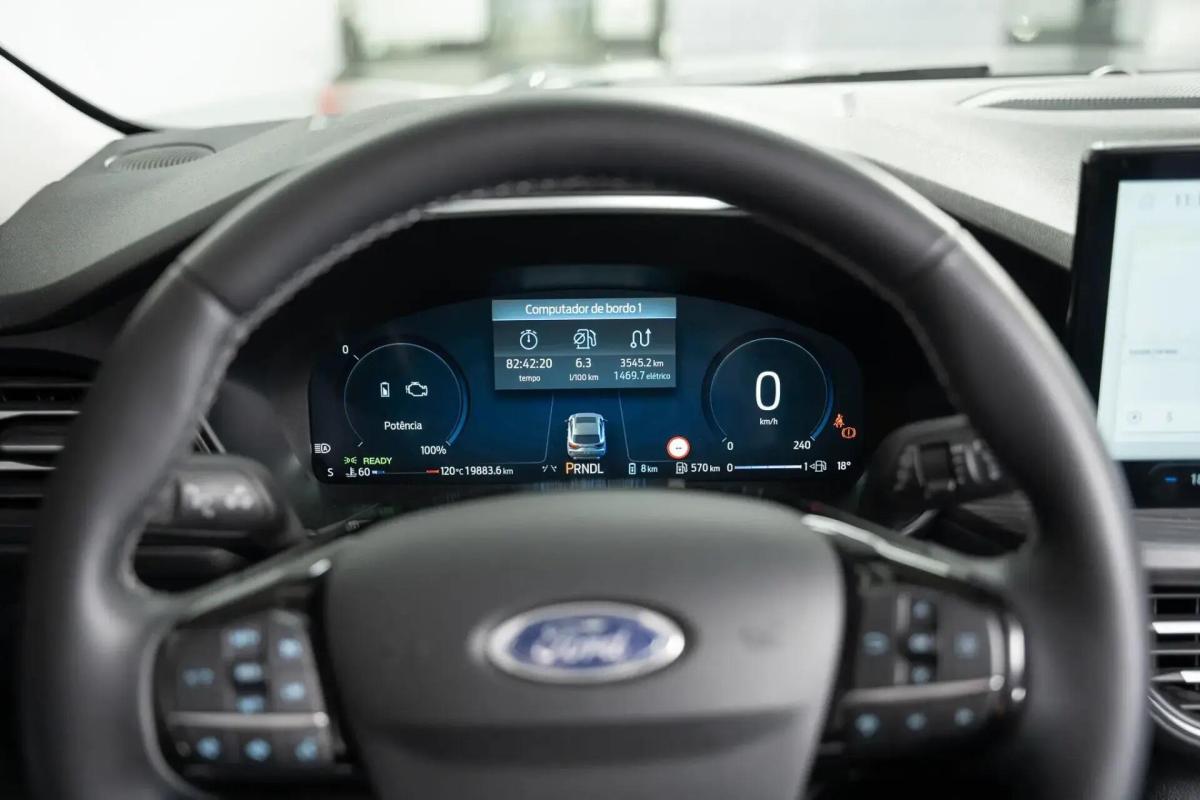 ford-kuga-2025-hibrido-a-gasolina-2488cc