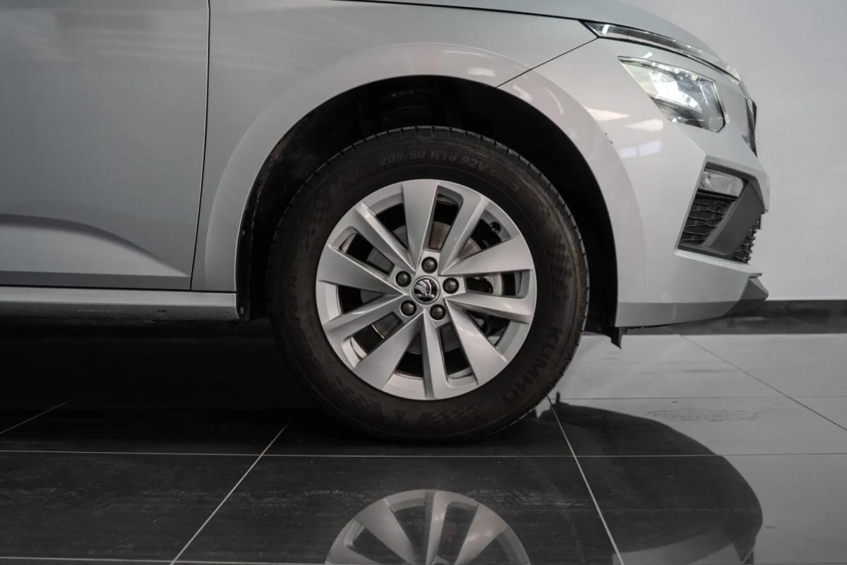 skoda-kamiq-2025-gasolina-999cc