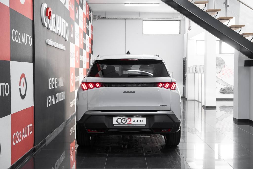 peugeot-5008-2025-hibrido-a-gasolina-1199cc