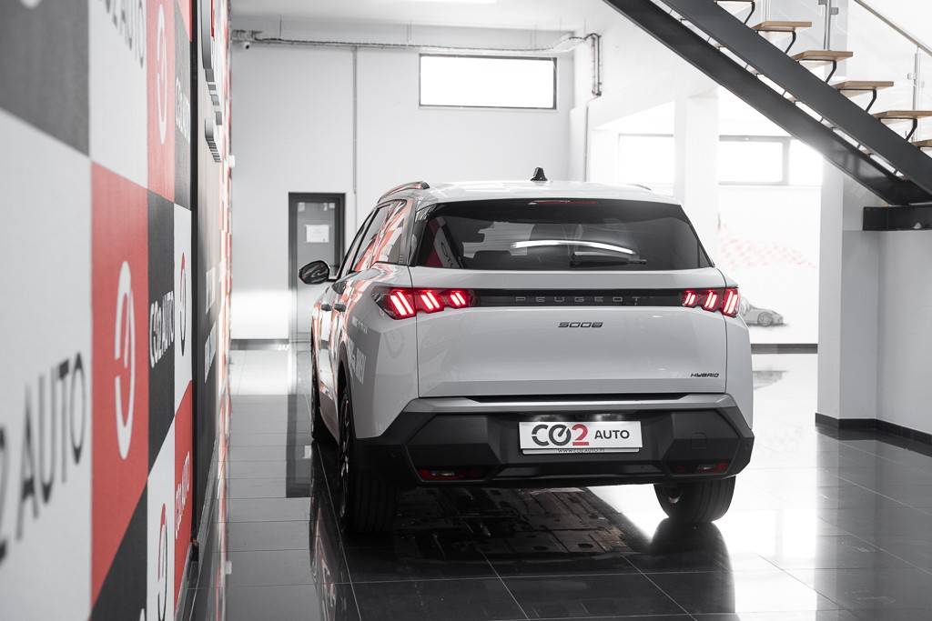 peugeot-5008-2025-hibrido-a-gasolina-1199cc