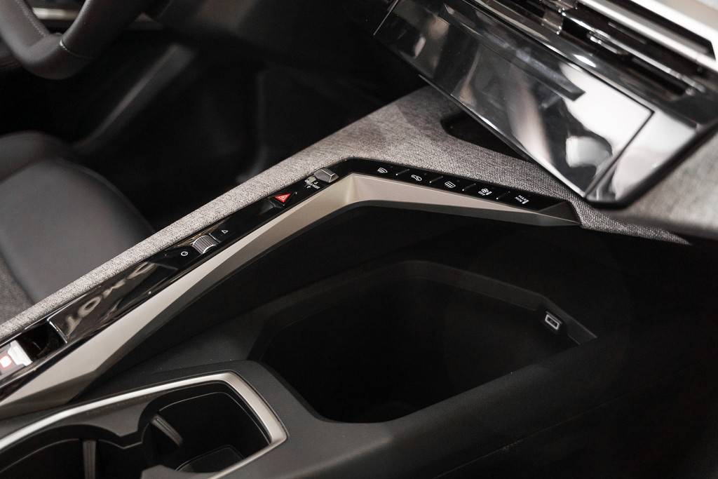 peugeot-5008-2025-hibrido-a-gasolina-1199cc