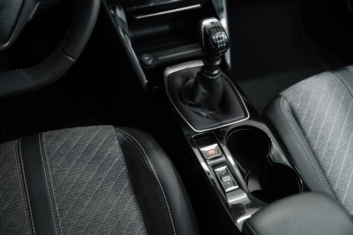 peugeot-2008-2024-gasolina-1199cc