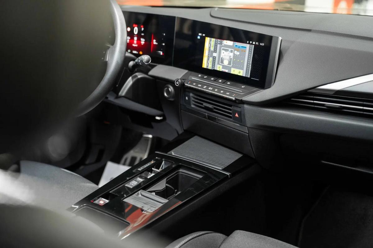 opel-astra-sport-tourer-2025-diesel-1499cc
