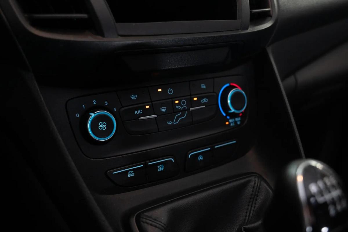 ford-transit-connect-2023-diesel-1499cc